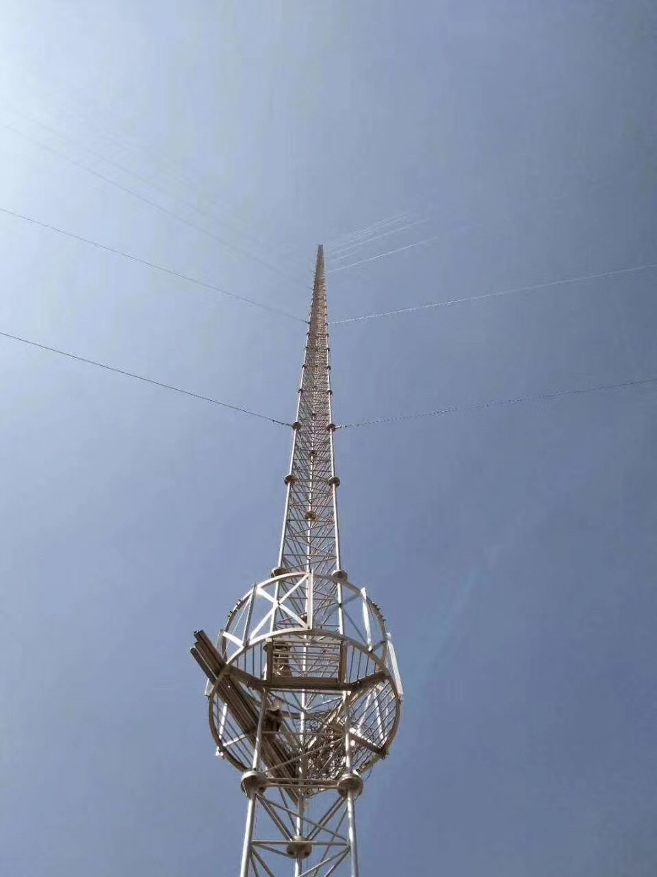 Антенна 30m/S связи рангоута башни провода Guyed стали горячего погружения гальванизированная